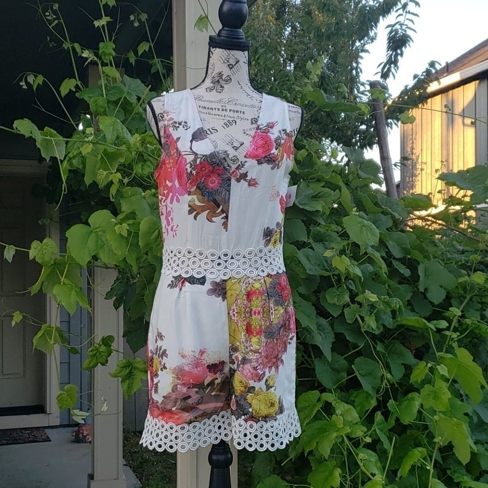 NWT Sleeveless Floral romper small
